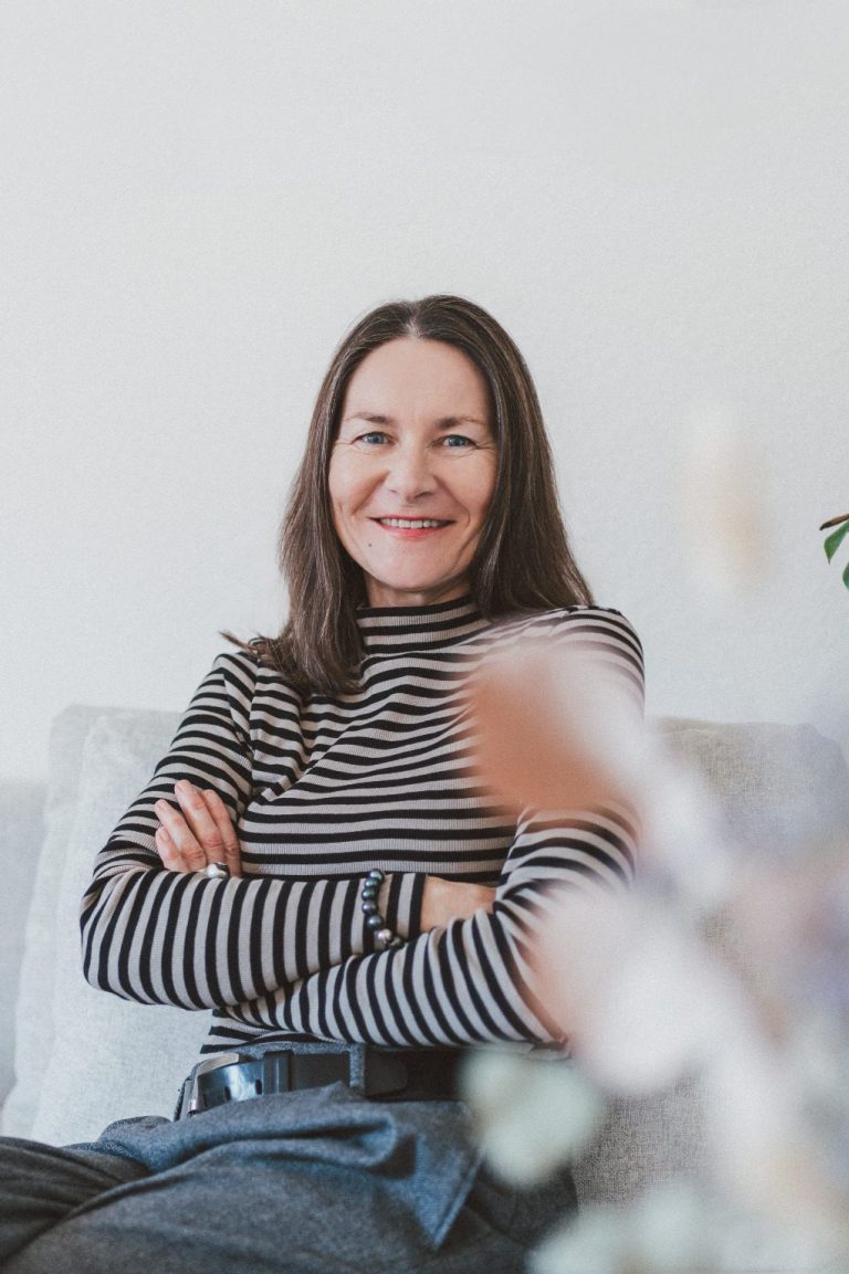 Ratgeber,Begleiter,Pendel,persönlich,Verständnisvoll,respektvoll,emphatisch,Lösung,authentisch,Inspiration,inspirierend,Kartenlegerin